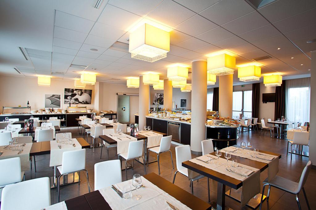 Hotel Fiera Rimini Extérieur photo